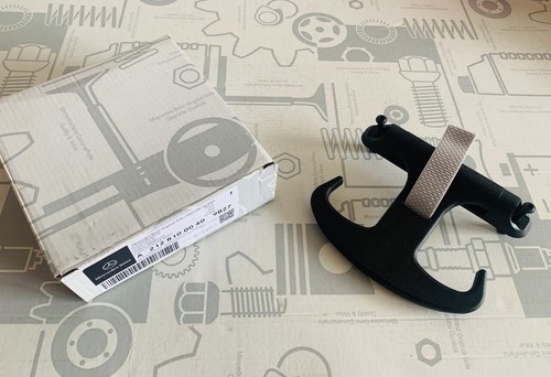 /426/ Genuine Mercedes-Benz Coat Hook Hanger Boot W211 W212 W218 W221 - Picture 1 of 4