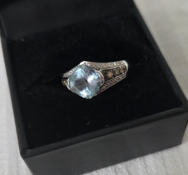 Anillo redondo Le Vian 14K WG 1 3/8 quilates acuarmarina y diamantes 1/8 talla 7 Foto 3 de 4