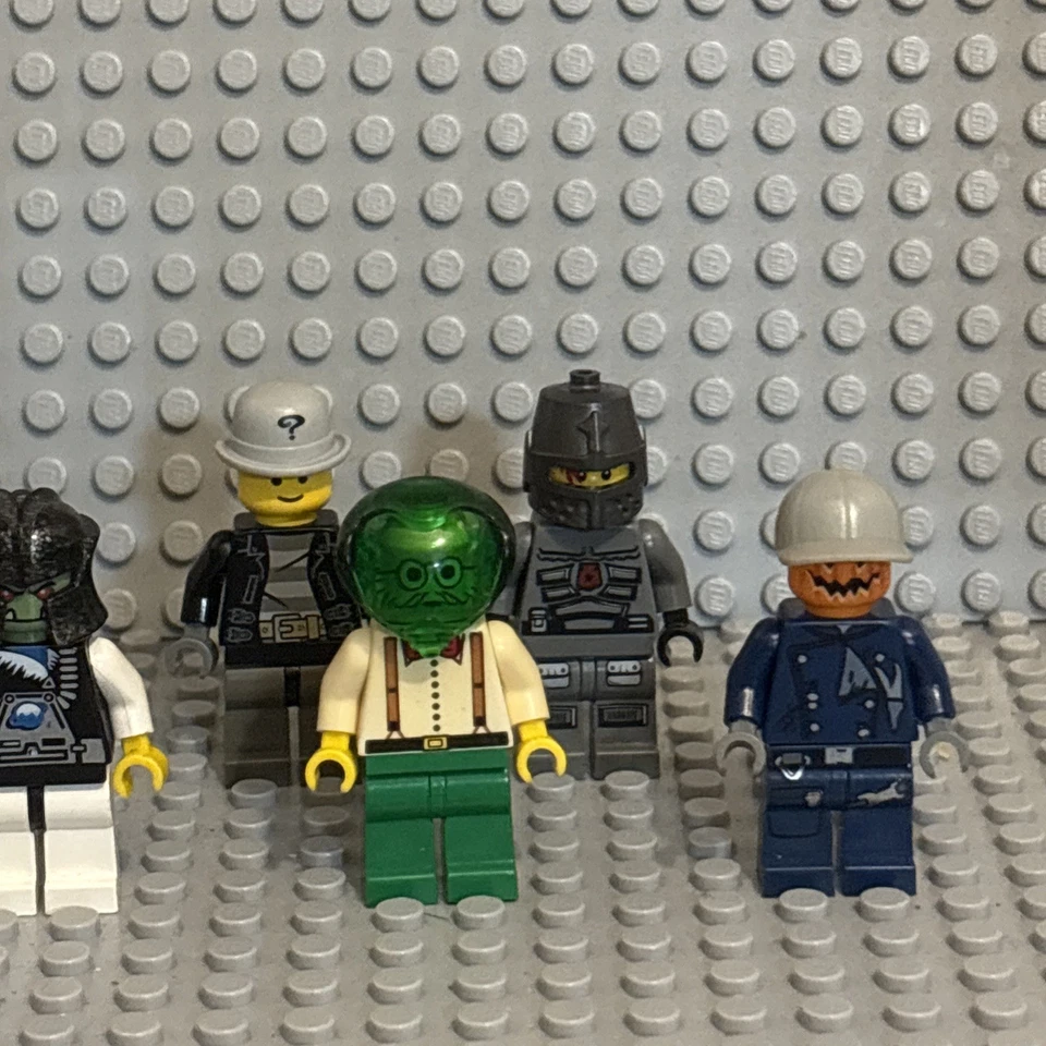 LEGO 8 Minifigure lot - Castle, Nexo knights, Adventurer, Vintage Etc - Image 3 of 3