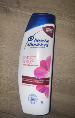 Head & Shoulders Smooth & Silky Anti Dandruff Shampoo - 330 ml