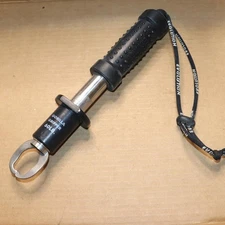 Evolution Gorilla Gripper Scale 60lb Lip Fish Grabber Grip Fishing Boat Tool