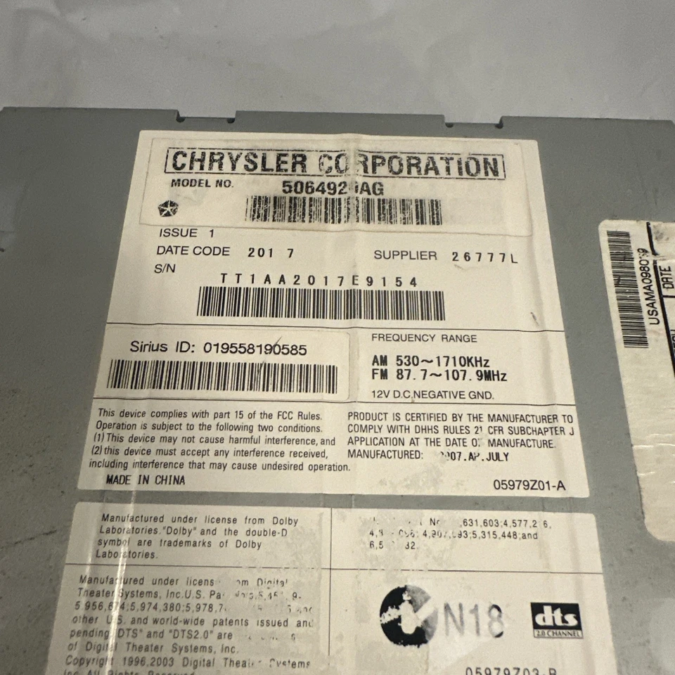 Chrysler Sebring 2007-2011 radio AM FM 6 discos DVD CD con satélite 05064922AG REQ Foto 2 de 4