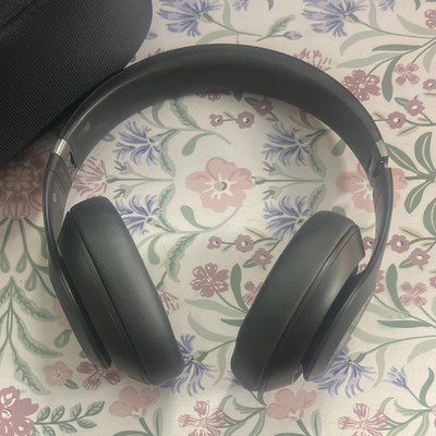 Beats by Dr. Dre Studio Pro Wireless Bluetooth Over-Ear Headphones Mic Black