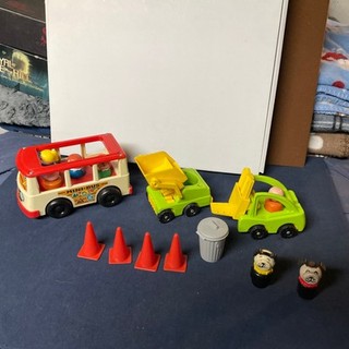 Vintage Fisher Price Little People Mini Bus Fork Lift Scooper DOGS Mini’s LOT