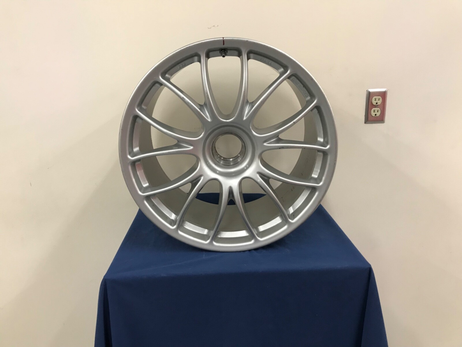 Ferrari 430 challenge rear wheel 19 x 10 1/2 BBS part number 220734