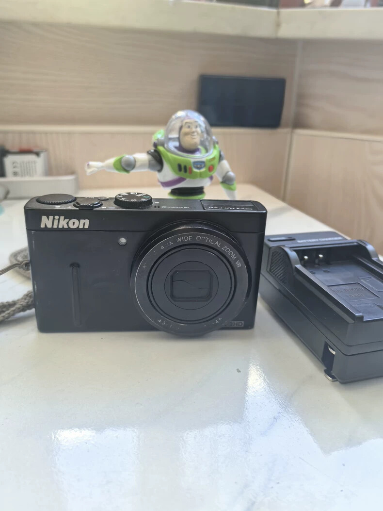 4872 Nikon ニコン COOLPIX P300 ブラック デジカメ COOLPIX P300 - 概要 | コンパクトデジタルカメラ | ニコン