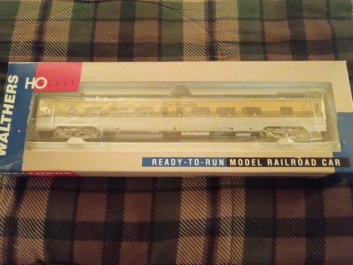 Entrenador Walthers escala HO 932-6768 Pullman estándar 52 asientos D&RGW 4 rayas  | Condition: New