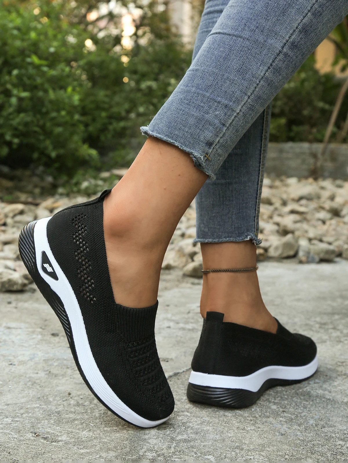 Women&rsquo;s Slip On Sneakers Breathable Walking Shoes Lightweight Comfort