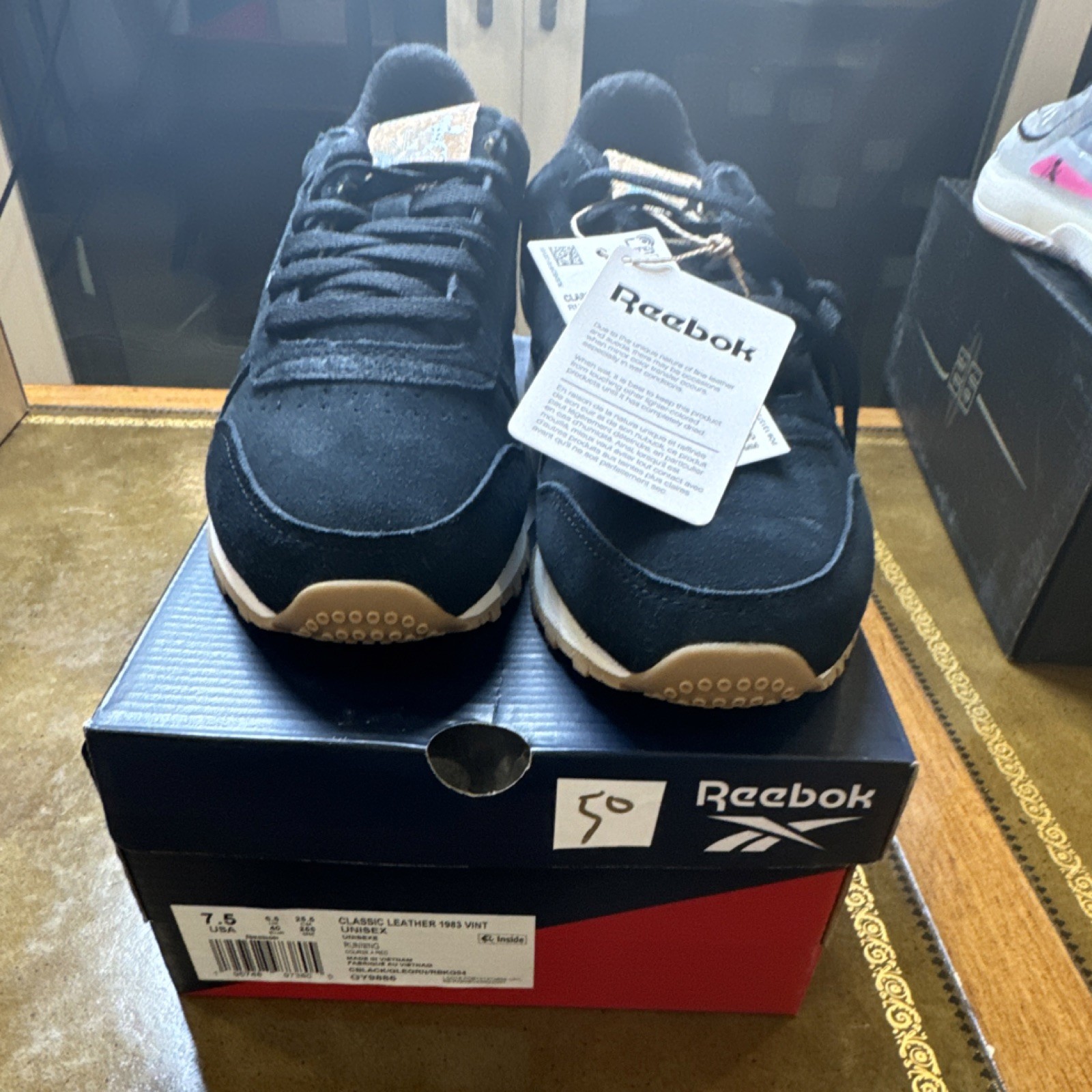 Reebok Classic Leather 1985 VINT Black White GY9856 Low Top Lace Up Sneakers thumbnail 2