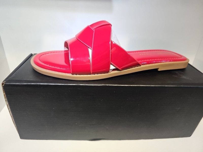 Fashion To Figure Slip On Red SANDALS- WOMENS Size 8 WIDE-NIB-FAST SHIPPING 
