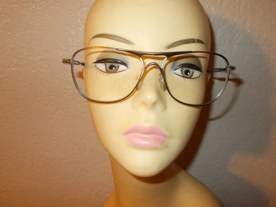 Oakley Crosshair OO4060-22 Lead Frames Sunglasses w/Dust Bag - Image 3 of 4