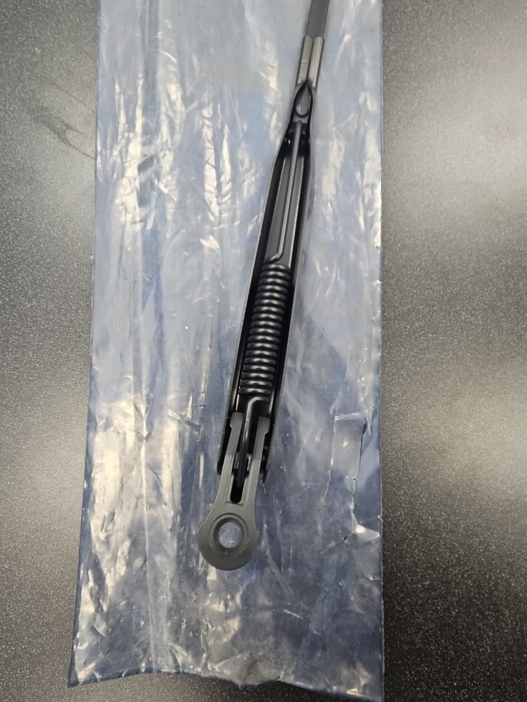 BENTLEY RHD WIPER ARM (P.N-UD-73701)