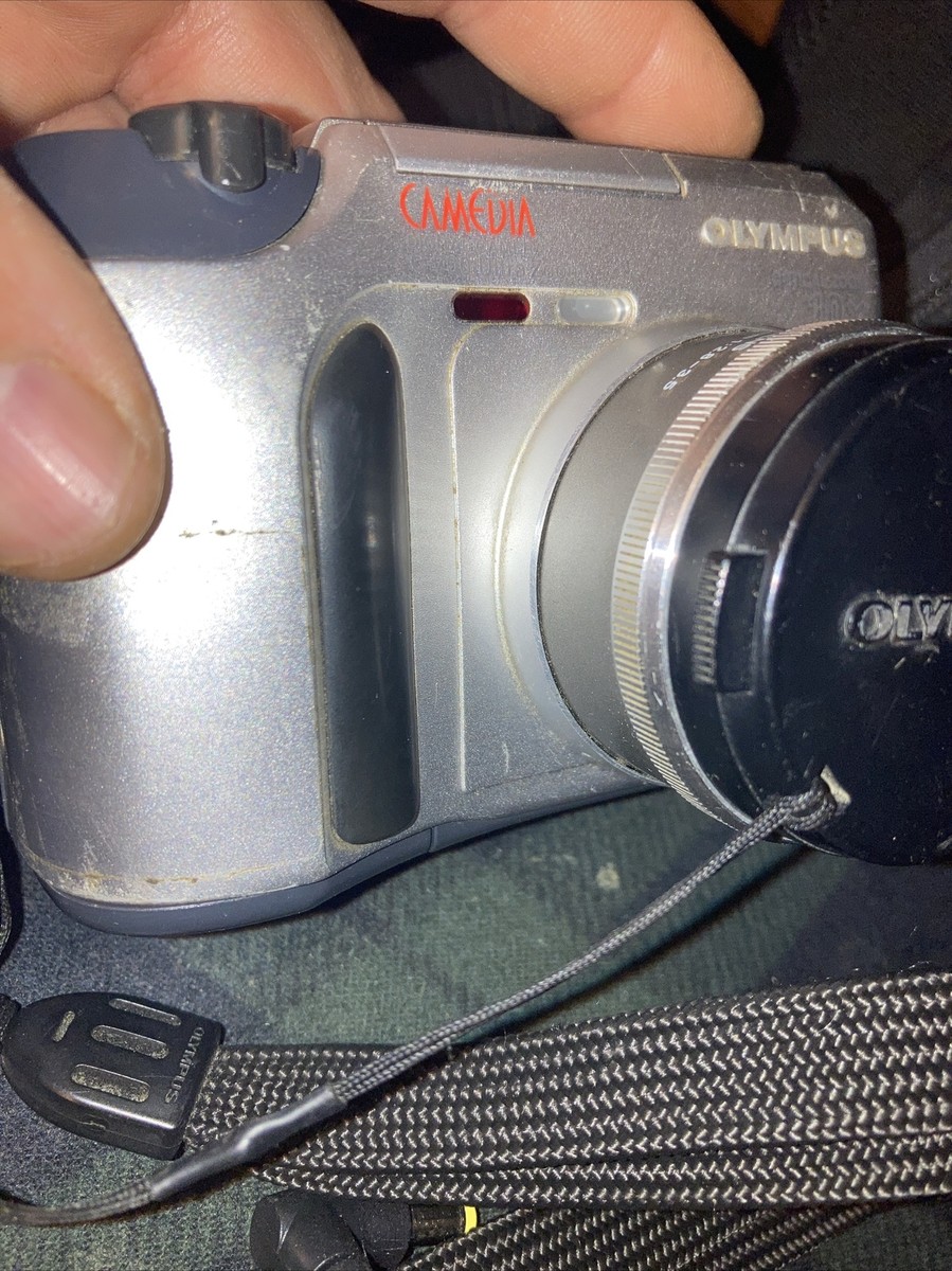 Olympus CAMEDIA C-750 Ultra Zoom 4.0MP Digital Camera