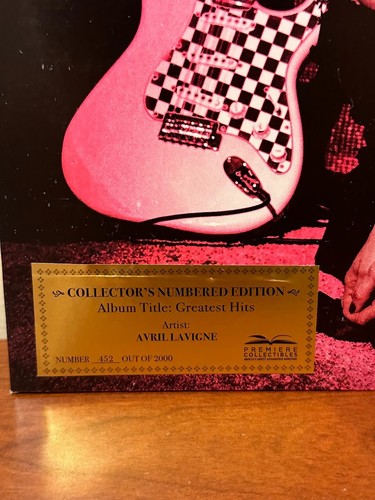 Avril Lavigne Greatest Hits Vinyl 2xLP Hand Signed & Numbered /2000 JSA Cert - Picture 2 of 5