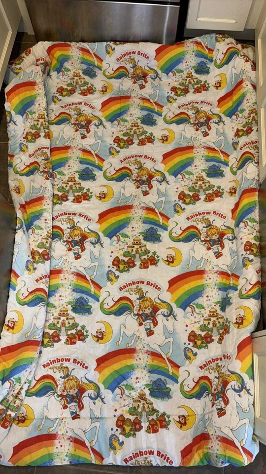 Vintage 1983 Hallmark Rainbow Bright Blanket Comforter Twin Size - Image 2 of 4