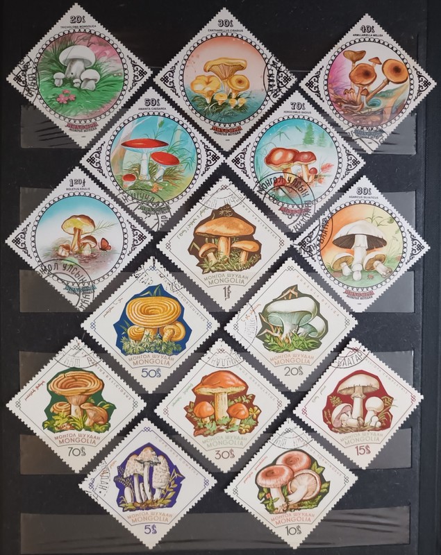 MUSHROOMS. COLLECTION. 123 STAMPS (20 COMPLETE SERIES) + 2 BLOCK. LOT IN GERMANY
