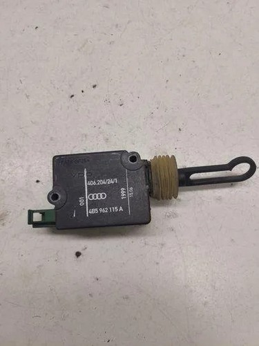 AUDI A6 Avant 4B5, C5 Zentralverriegelungsmotor 4B5962115A 2.50 Diesel 23933707