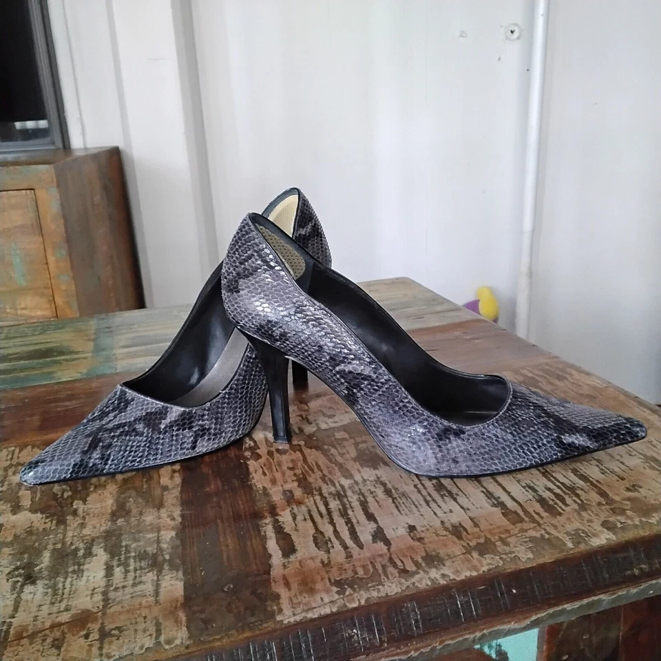 Nine West Faux Snakeskin Pointed Toe Pumps Size 7 1/2 M Pre-owned Without Box - Image 3 of 4