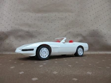 Ertl/AMT 1992 Corvette Convertible America's Cup Promo Car  White/Red #8923