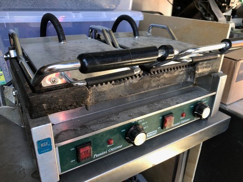 Waring WFG300 Double Commercial Panini Press w/ Cast Iron Grill Plates, 240v/1p
