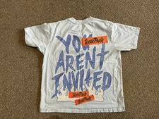 a light blue "Hyde Park You Aren't Invited" graphic t-shirt. Size M