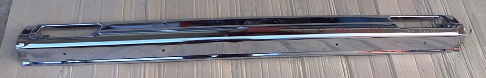 Parachoques delantero cromado recambio Mazda B1600 B2000 Pick up UTE modelo 1977 85 Foto 2 de 4