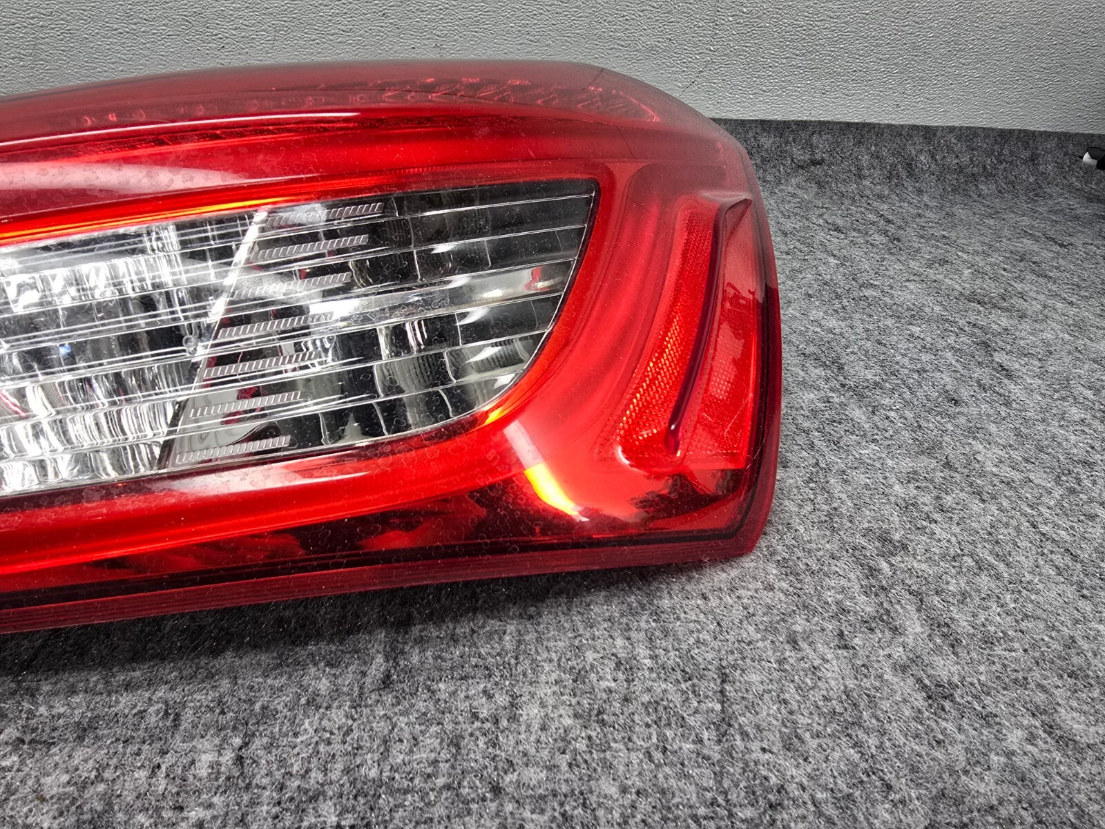 RIGHT SIDE TRUNK TAIL LIGHT LIGHT LAMP ASSEMBLY OEM 40K 14-19 MASERATI GHIBLI S