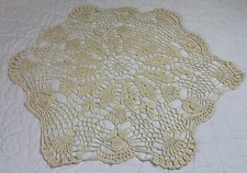 Centrino vintage all'uncinetto a mano, grande, bianco sporco, disegno floreale