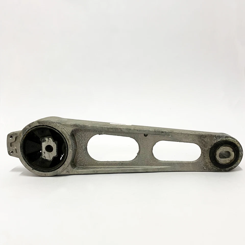 Нижнее крепление двигателя со стороны пассажира 2001-2005 Dodge Chrysler Plymouth Neon L4 2,0 л - Изображение 2 из 3