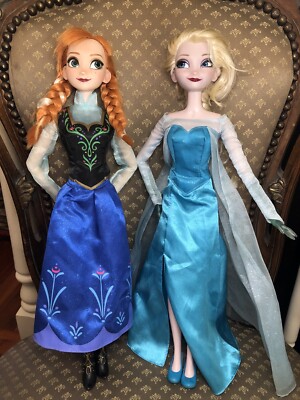 Disney Store Frozen Elsa and Anna Singing Dolls 16