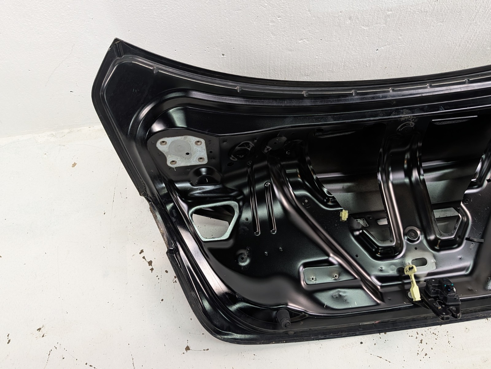 Maserati Ghibli 2014-2020 Rear Right Trunk lid panel