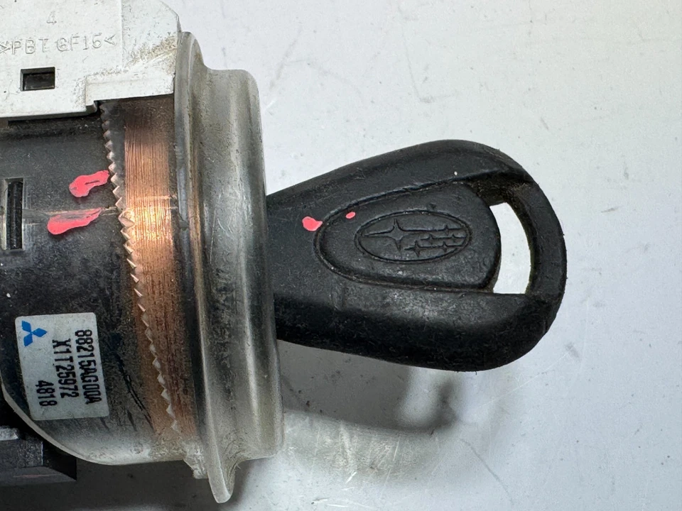 Subaru Legacy Outback 2005-2007 bloqueo de encendido con llave e inmovilizador 88215AG00A OEM Foto 4 de 4