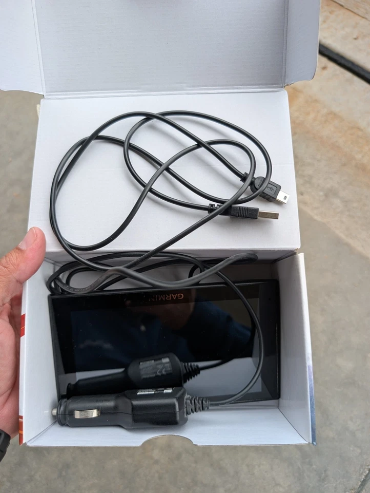 Garmin RV 660LMT - RV GPS Navigator Read Description - Image 2 of 4