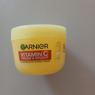 GARNIER Vitamin C Fresh & Bright 85 ml Glow Booster Sorbet Creme