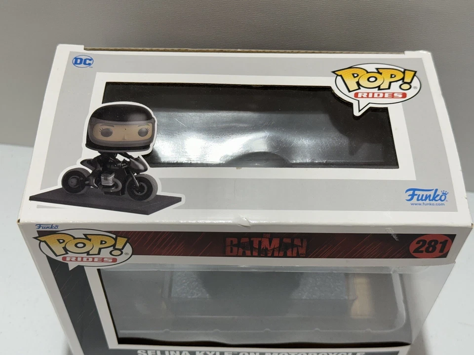Funko Pop! FIGURA VINILO RIDES: DC COMICS - SELINA KYLE ON MOTO #281 Foto 2 de 4