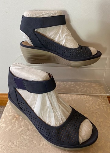 Clarks Navy Blue Perforated Wedge Sandals Adjustable Strap Size 8 - Picture 6 of 12