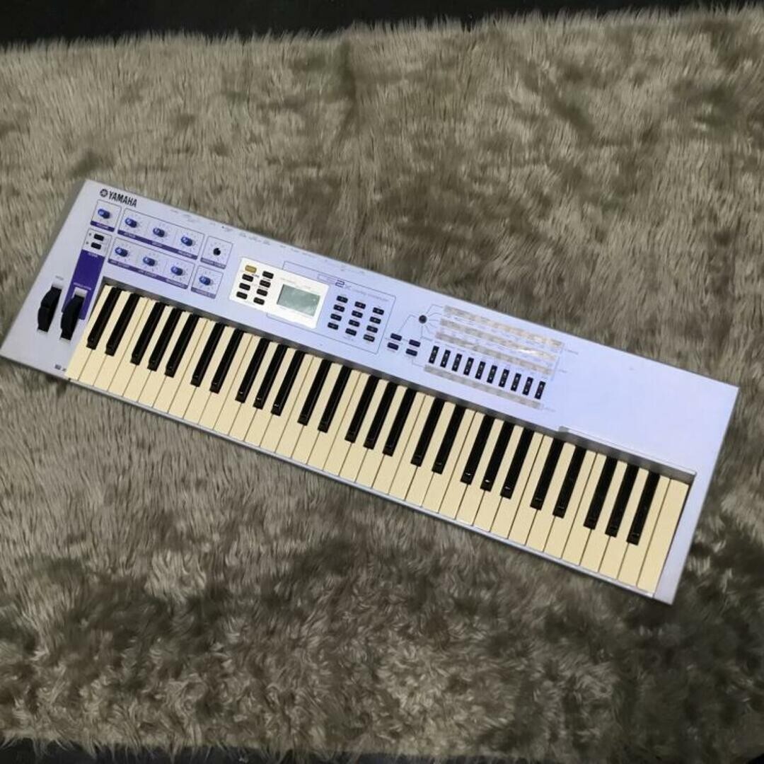 シンセサイザー ヤマハCS2X Yamaha CS2X CONTROL Keyboard Synthesizer