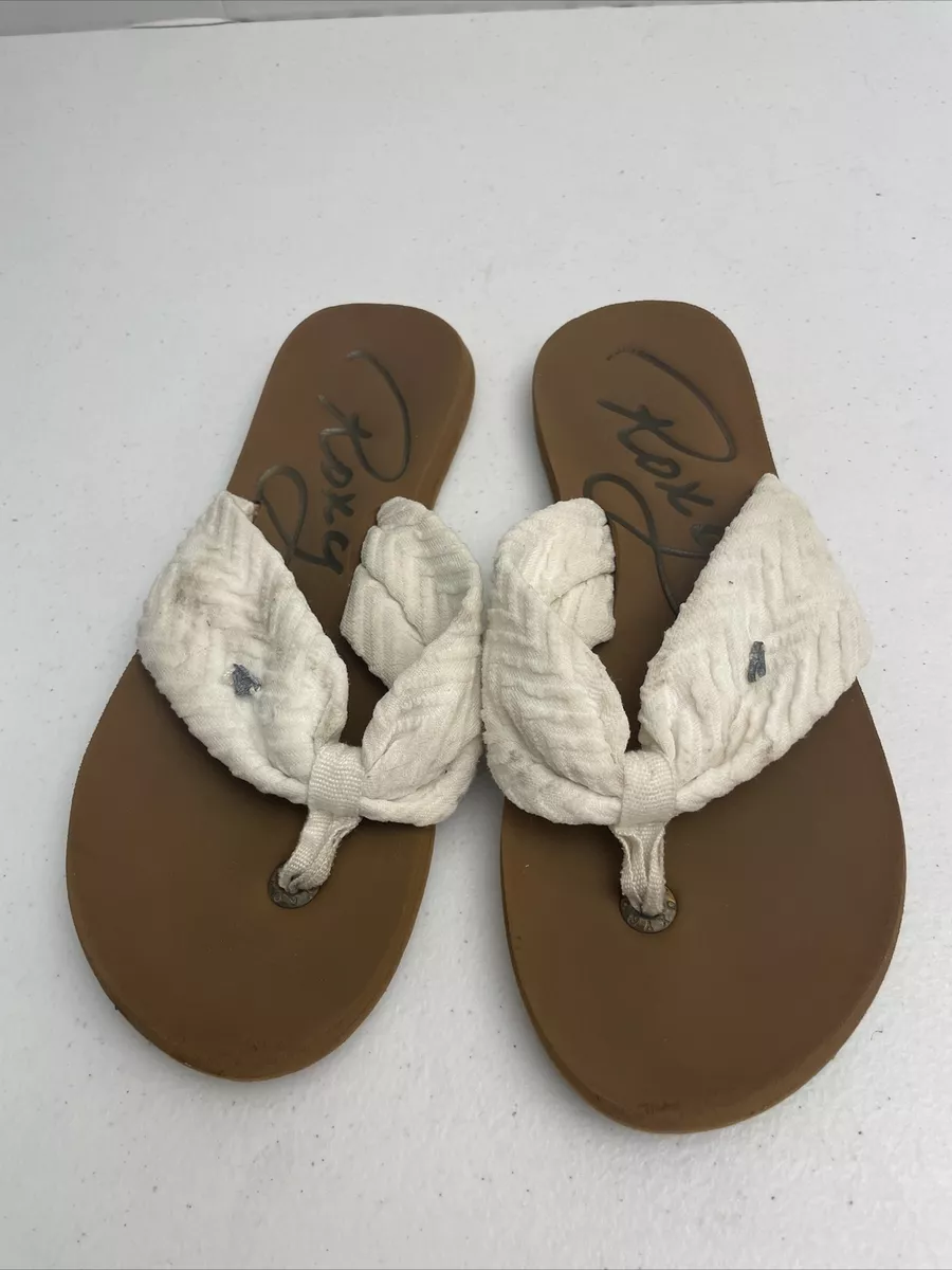 Roxy flip hotsell flops white