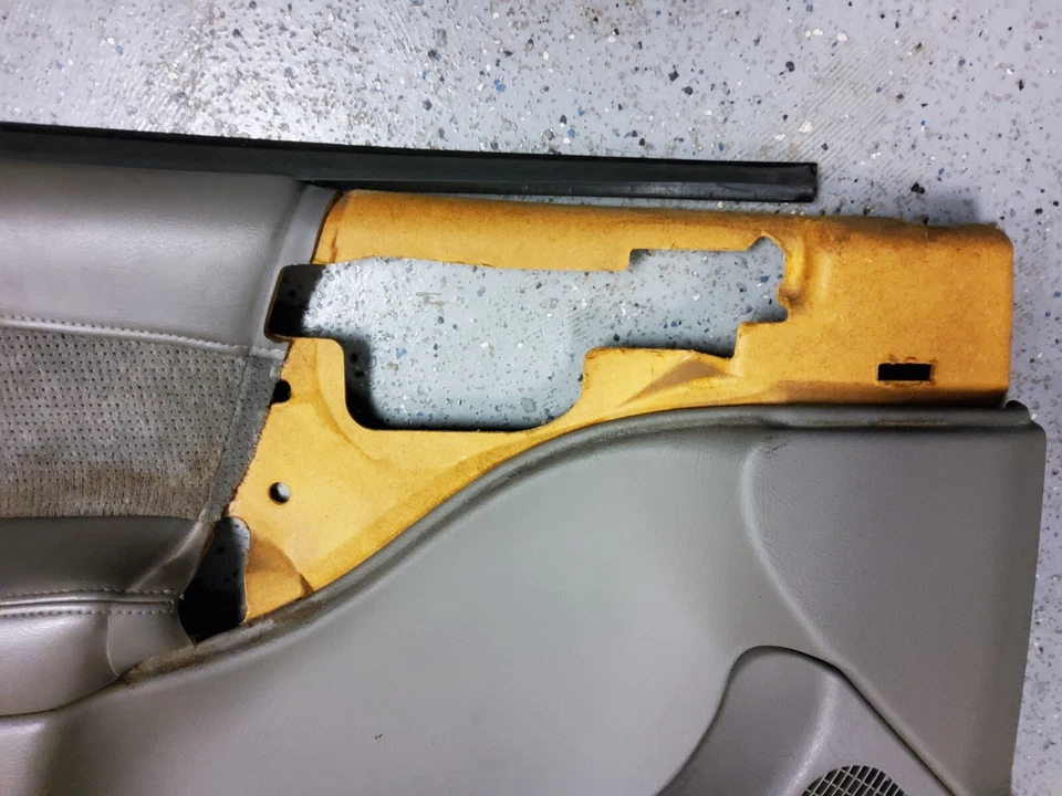 Panel de puerta delantera izquierda del conductor Saturn L300 L200 L100 2001-2005 serie L gris OEM Foto 3 de 4