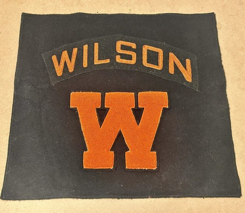 Parche vintage Wilson Highschool con naranja negro - Imagen 1 de 14