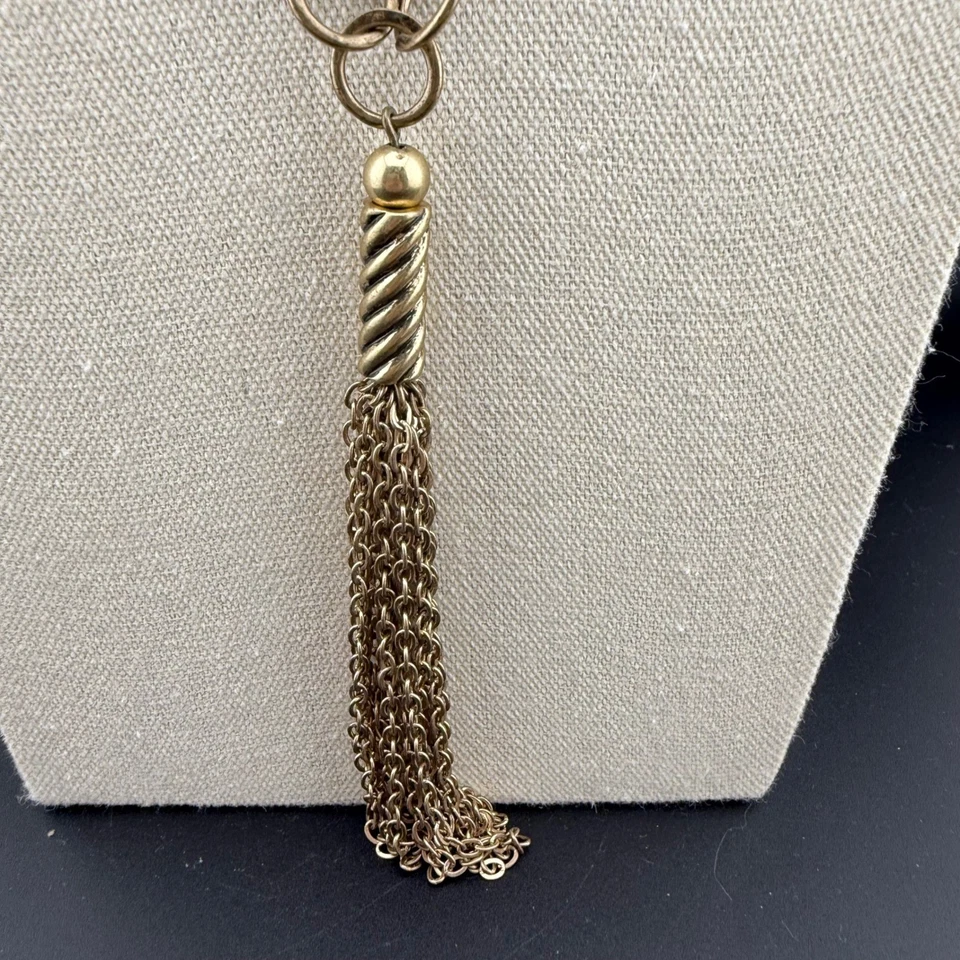 Collar colgante largo tono dorado Chico's borla cadena eslabón declaración Foto 2 de 4
