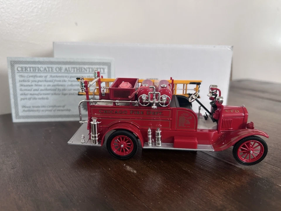 National Motor Museum Mint Diecast 1926 Ford Model T Fire Truck 1:32 Scale - Image 3 of 4
