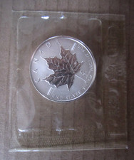 2004 Canada $5 1oz  Silver Maple Leaf 