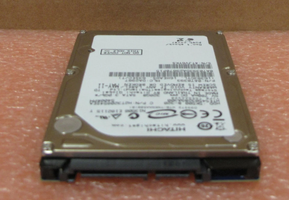 Fujitsu 320GB 2.5" SATA 3GB/s 5.4K 8MB HDD Server Hard Drive S26361-F3747-E320 - Image 2 of 4