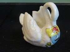 Unmarkierter Porzellanschwan mit Wappen - Rhy...