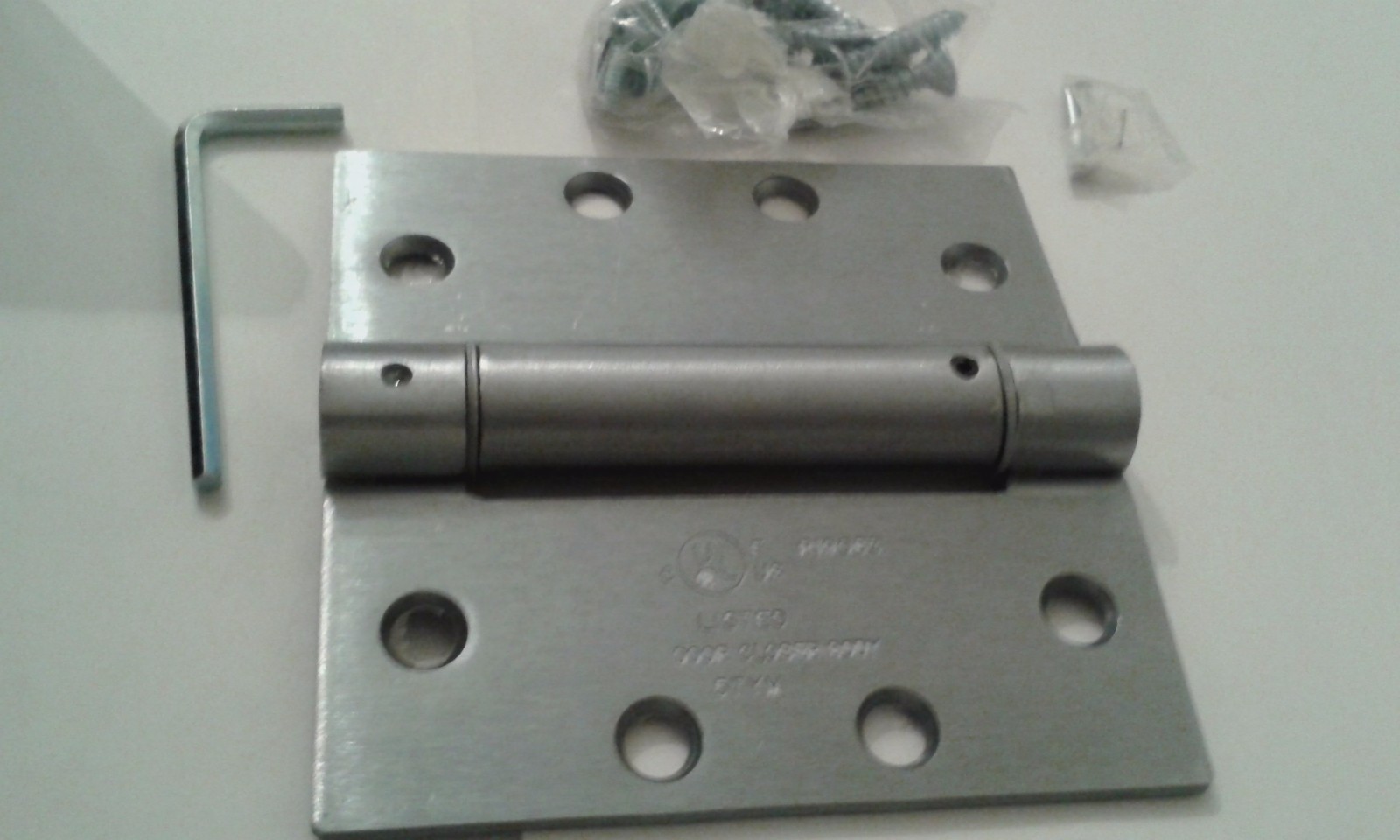 M/W ITEM N/M 4.5"X4.5" SQUARE CORNER HINGE US26D DOOR CLOSER BODY