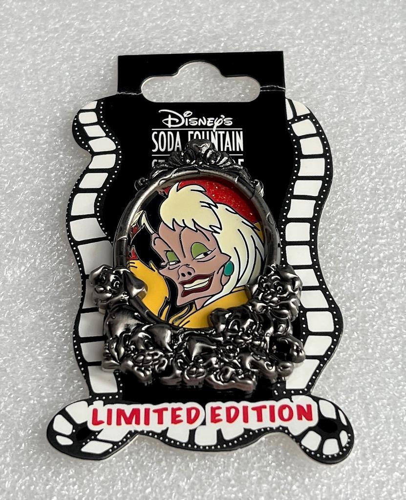 ダッフィー(made inChina) Disney DSF DSSH 101 Dalmatians Cruella De Vil Villain Frame