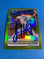 JONATHAN HERNANDEZ 2020 PANINI OPTIC GREEN PRIZM #90 AUTO SIGNED TEXAS RANGERS