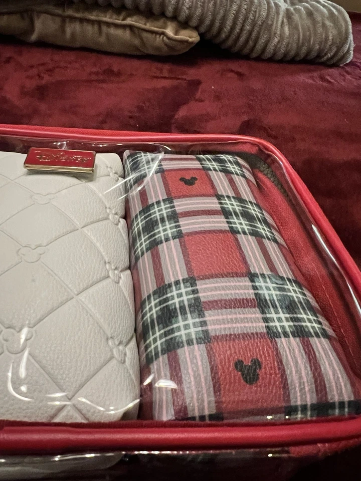 Juego de bolsa de maquillaje de Navidad de Mickey Mouse y sus amigos de Disney Foto 3 de 4