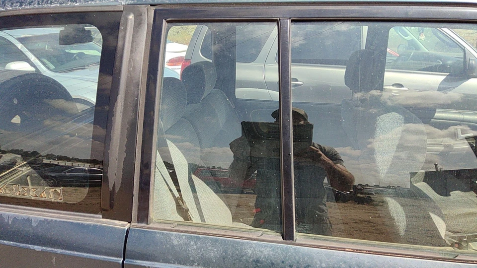 91-98 Suzuki Sidekick Passenger Ventana Ventilación Trasera Derecha Puerta Trasera Vidrio con Marco Foto 2 de 4